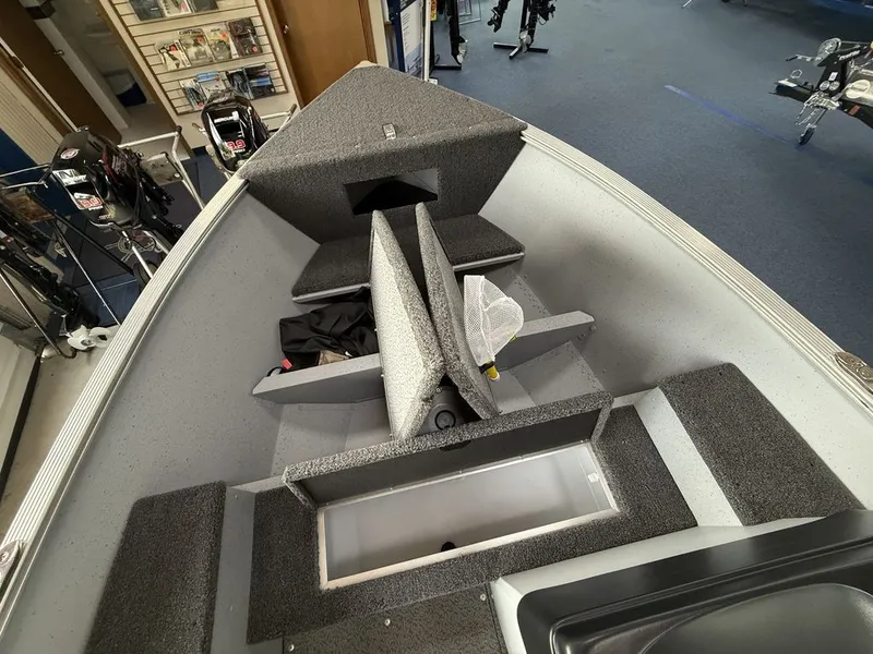 Slide: The Image of Lund 1400 Fury SS 2025 - 10