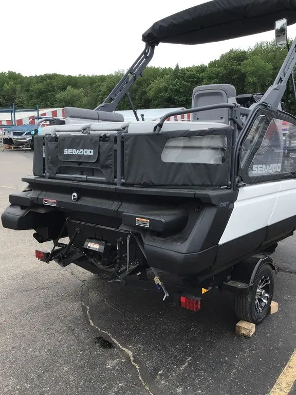 Slide: The Image of Sea-Doo Switch™ Sport Compact - 170 hp Painted 2025 - 2