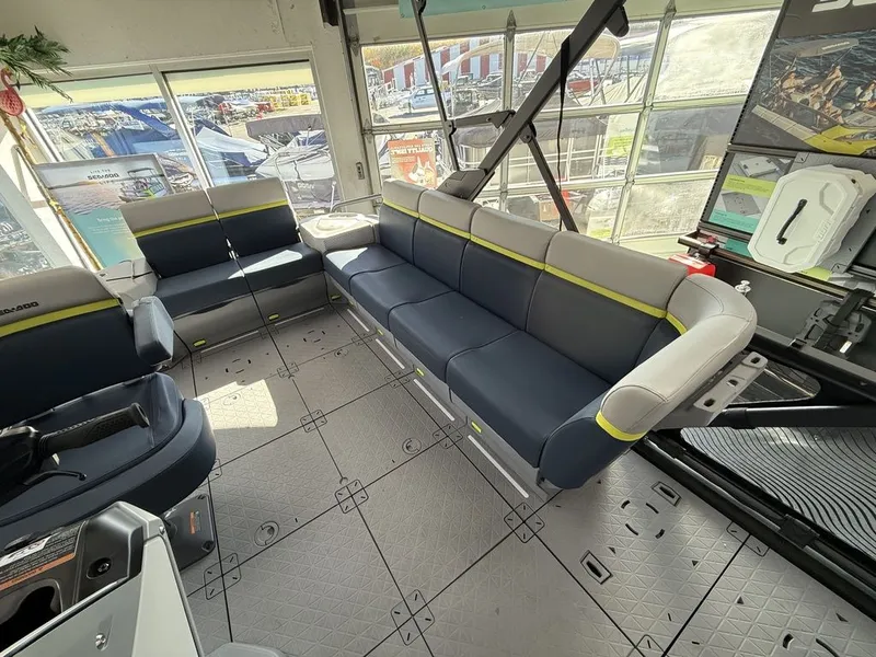 Slide: The Image of Sea-Doo Switch™ Cruise Limited 21 - 230 hp Painted 2025 - 12