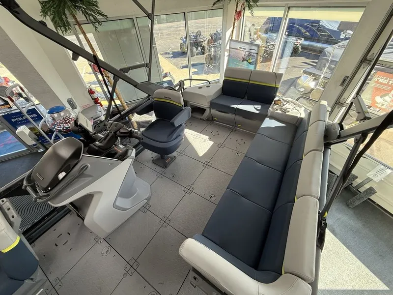 Slide: The Image of Sea-Doo Switch™ Cruise Limited 21 - 230 hp Painted 2025 - 17