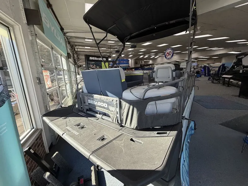 Slide: The Image of Sea-Doo Switch™ Cruise Limited 21 - 230 hp Painted 2025 - 5