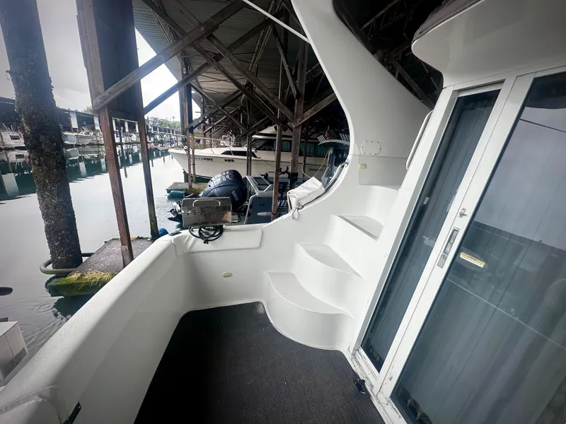 Slide: The Image of Carver Yachts 350 Mariner 1997 - 6