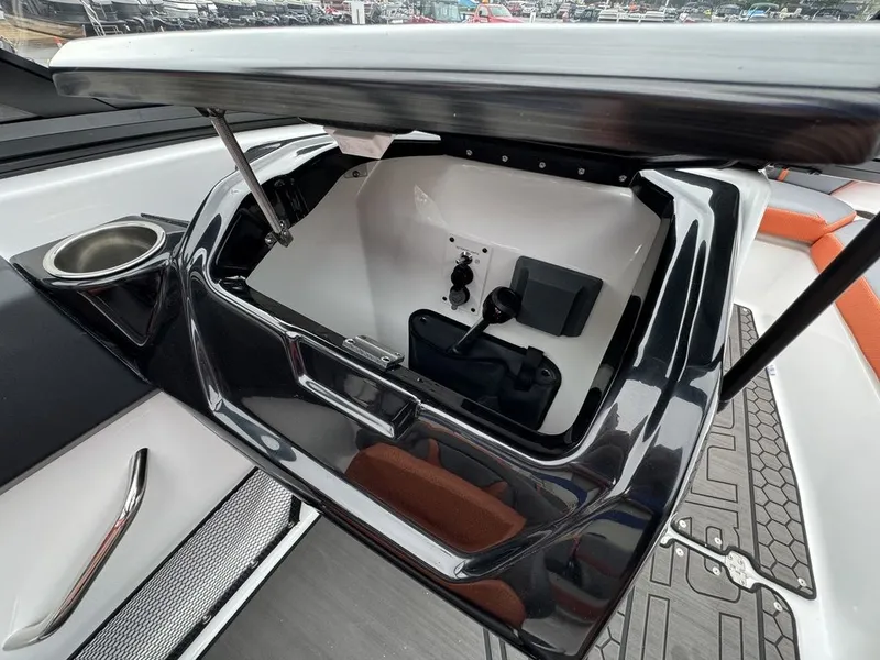 Slide: The Image of Scarab 195 LX 2025 - 15