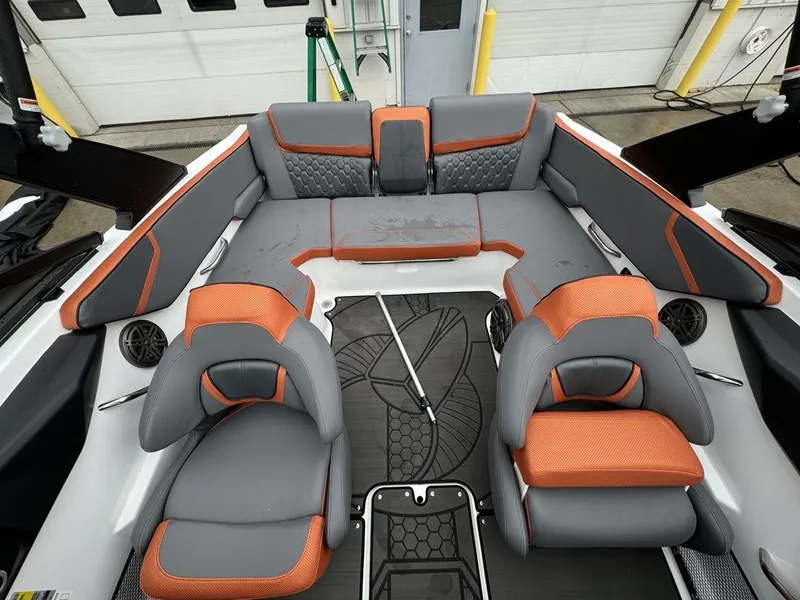 Slide: The Image of Scarab 195 LX 2025 - 7