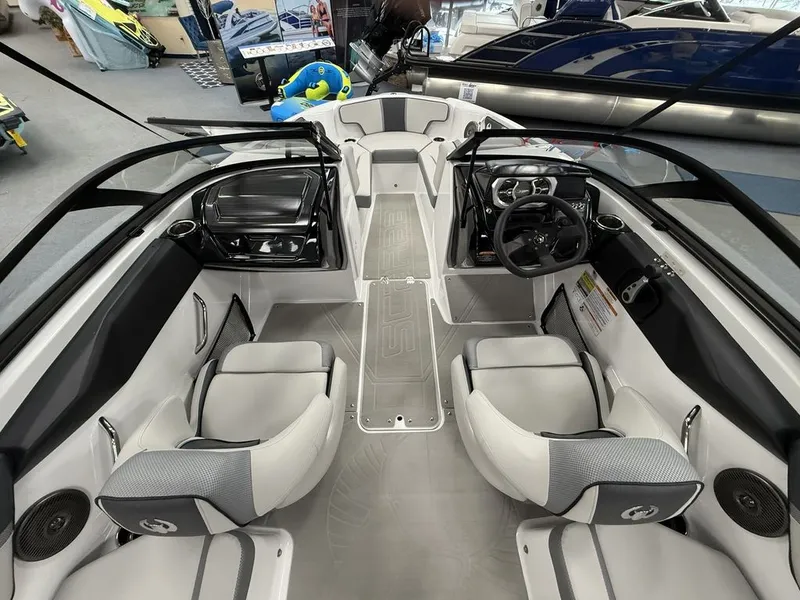 Slide: The Image of Scarab 195 SE 2025 - 13