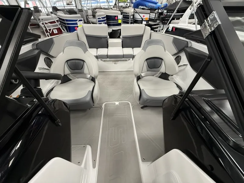 Slide: The Image of Scarab 195 SE 2025 - 15