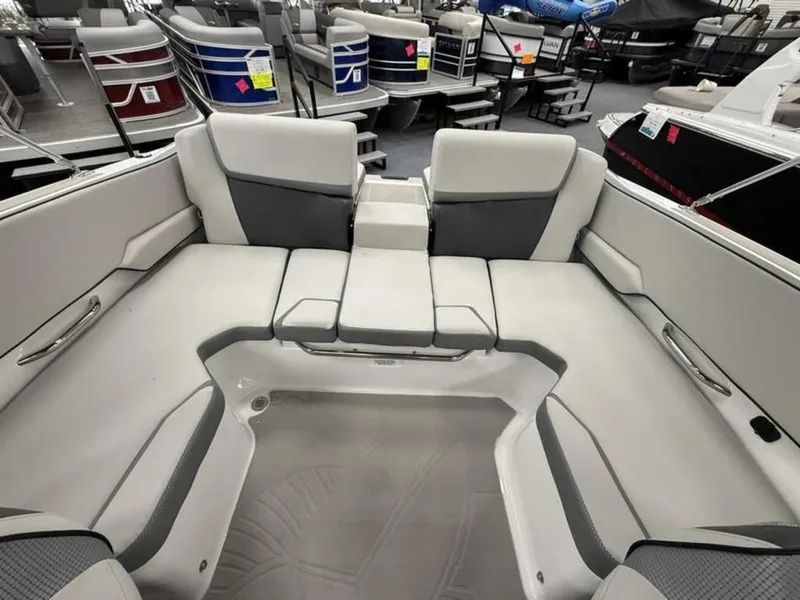 Slide: The Image of Scarab 195 SE 2025 - 5