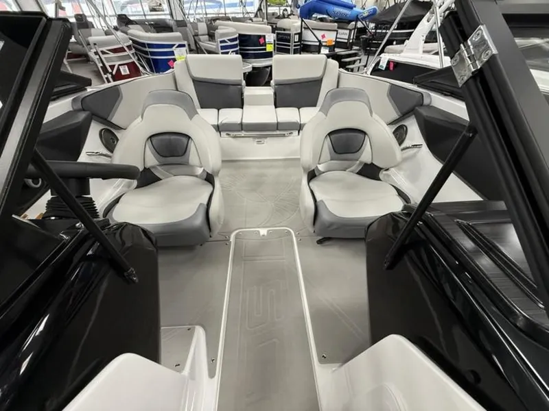 Slide: The Image of Scarab 195 SE 2025 - 7