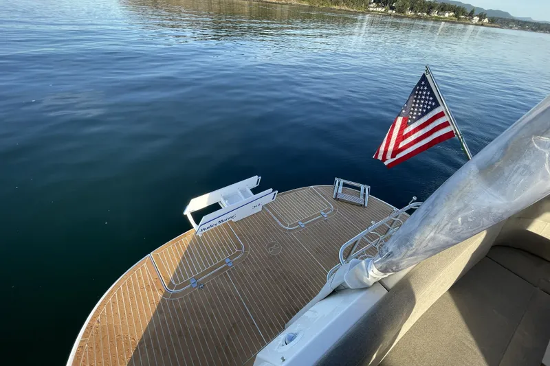 Slide: The Image of Nimbus 405 Flybridge 2024 - 39
