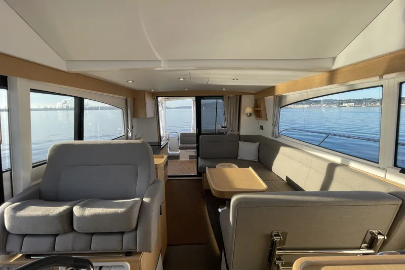 Slide: The Image of Nimbus 405 Flybridge 2024 - 24