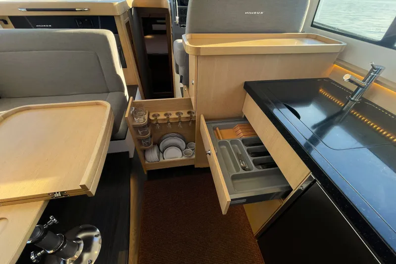 Slide: The Image of Nimbus 405 Flybridge 2024 - 26