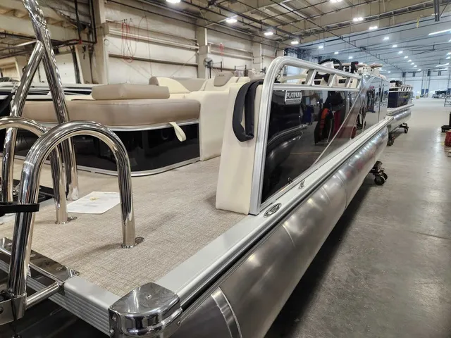 Slide: The Image of Avalon 2385 25 LSZ VRB 2026 - 1