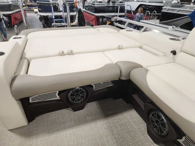 Slide: The Image of Avalon 2385 25 LSZ VRB 2026 - 7