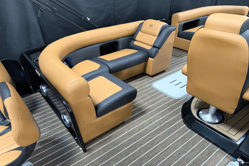 Slide: The Image of Premier 230 Sunsation 2025 - 12