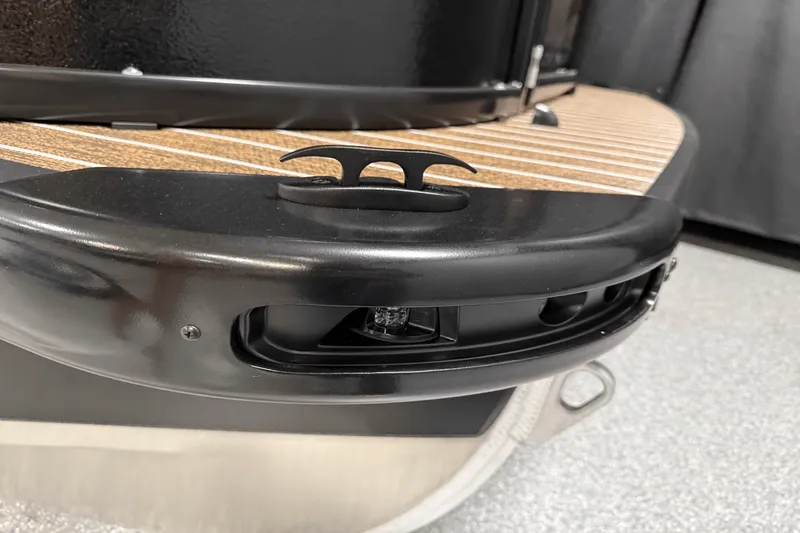 Slide: The Image of Premier 230 Sunsation 2025 - 19