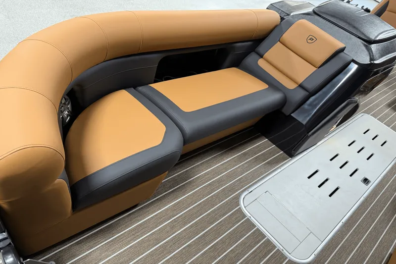 Slide: The Image of Premier 230 Sunsation 2025 - 22