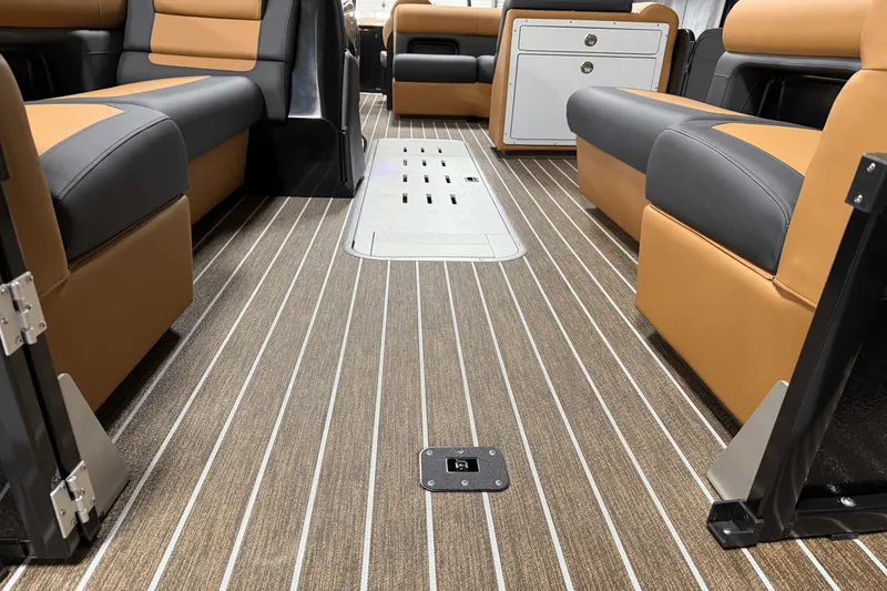 Slide: The Image of Premier 230 Sunsation 2025 - 36