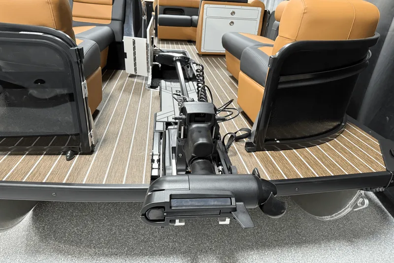 Slide: The Image of Premier 230 Sunsation 2025 - 37