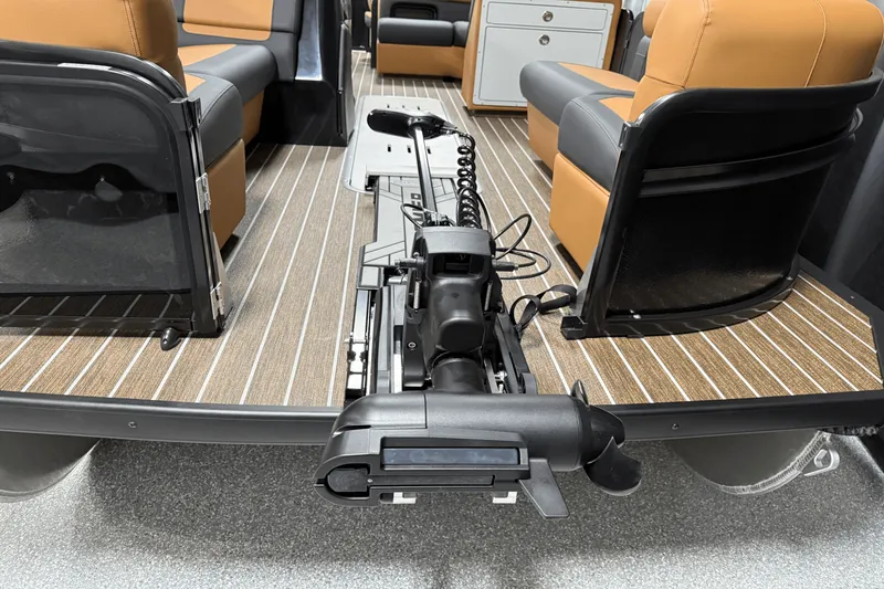 Slide: The Image of Premier 230 Sunsation 2025 - 41