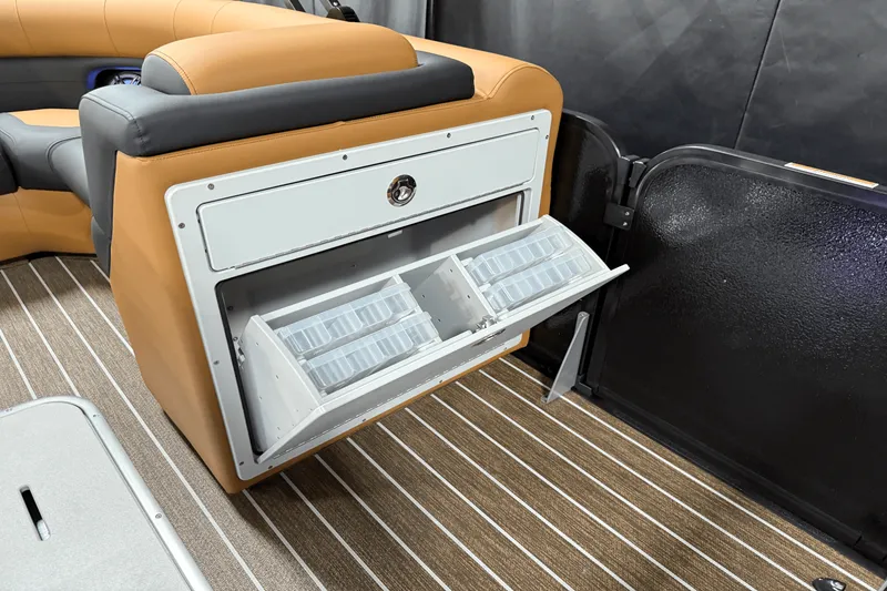 Slide: The Image of Premier 230 Sunsation 2025 - 46