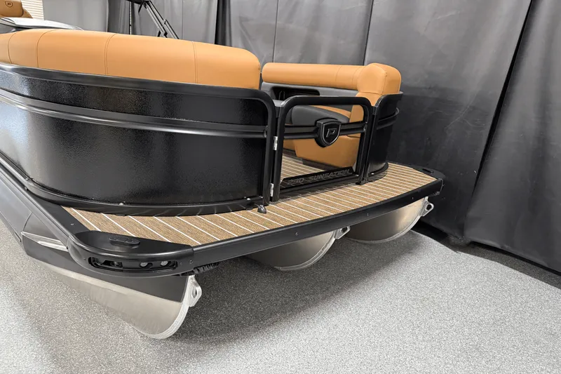 Slide: The Image of Premier 230 Sunsation 2025 - 6