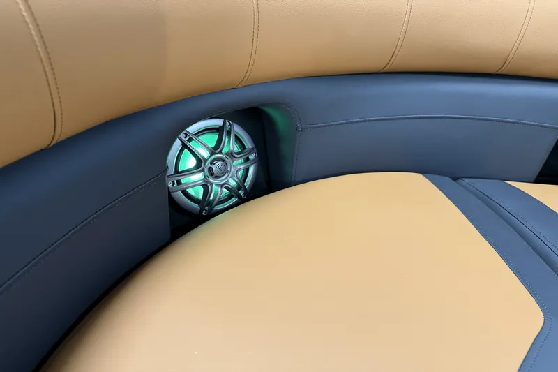 Slide: The Image of Premier 230 Sunsation 2025 - 65