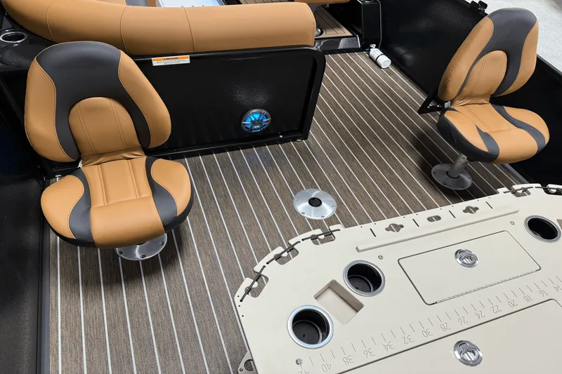 Slide: The Image of Premier 230 Sunsation 2025 - 70