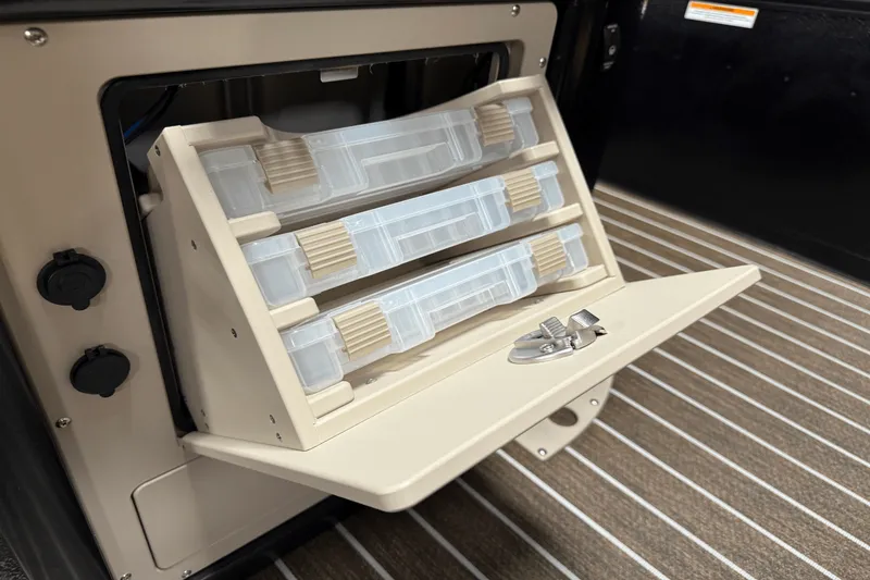 Slide: The Image of Premier 230 Sunsation 2025 - 76