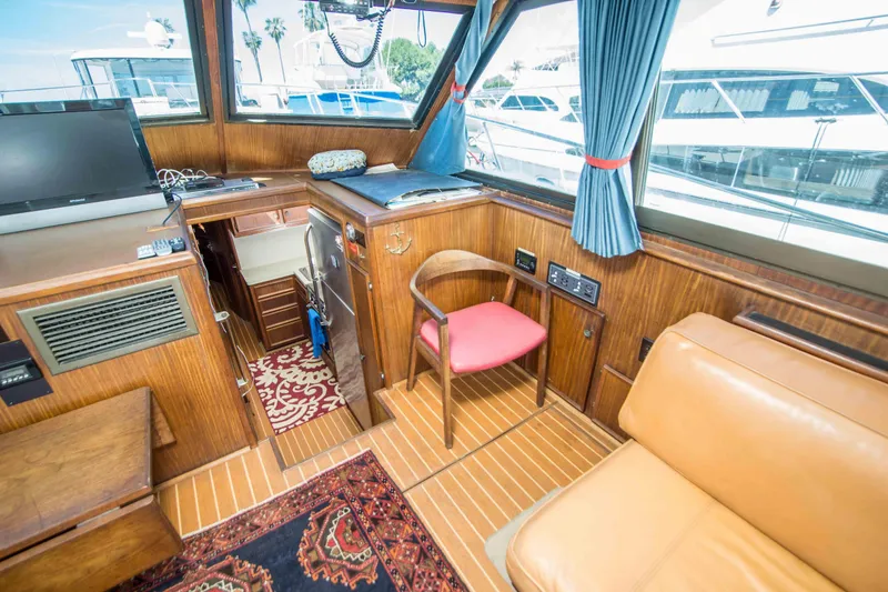 Slide: The Image of Hatteras 46 FlyBridge 1979 - 19