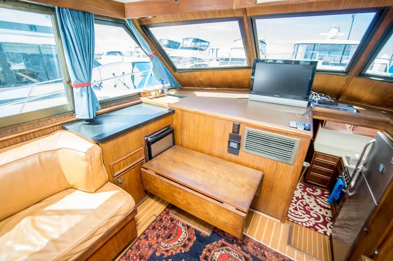 Slide: The Image of Hatteras 46 FlyBridge 1979 - 21