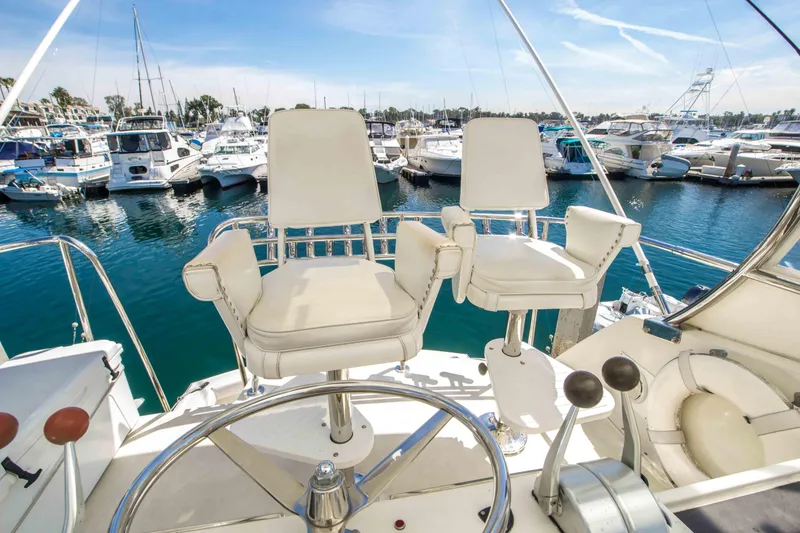 Slide: The Image of Hatteras 46 FlyBridge 1979 - 10