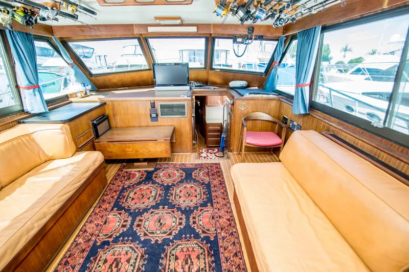 Slide: The Image of Hatteras 46 FlyBridge 1979 - 18