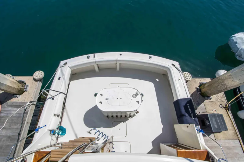 Slide: The Image of Hatteras 46 FlyBridge 1979 - 6