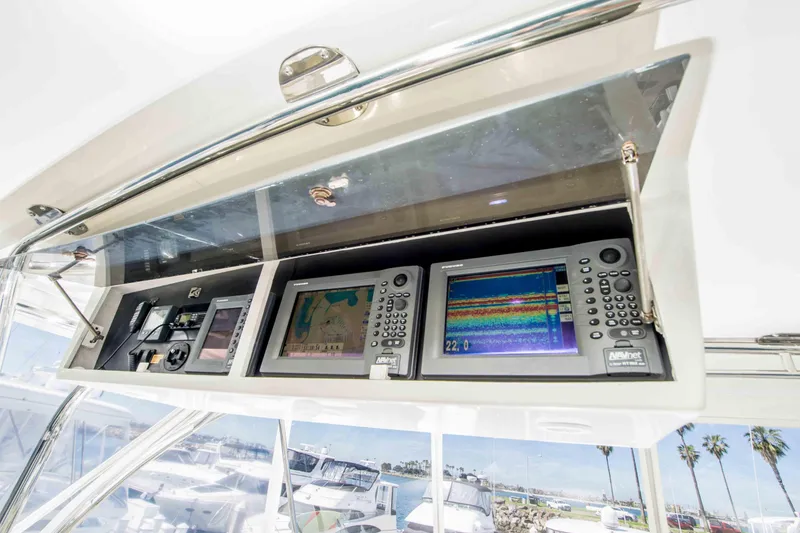 Slide: The Image of Hatteras 46 FlyBridge 1979 - 14