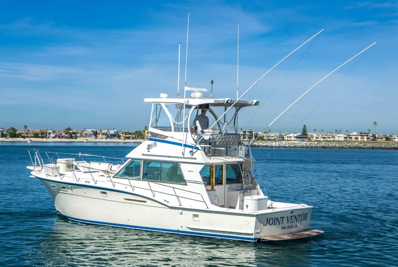Slide: The Image of Hatteras 46 FlyBridge 1979 - 2