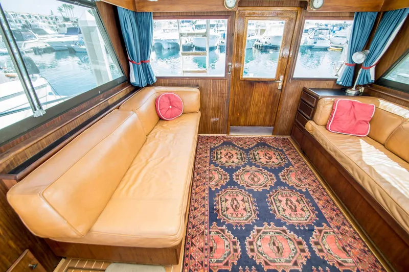 Slide: The Image of Hatteras 46 FlyBridge 1979 - 20