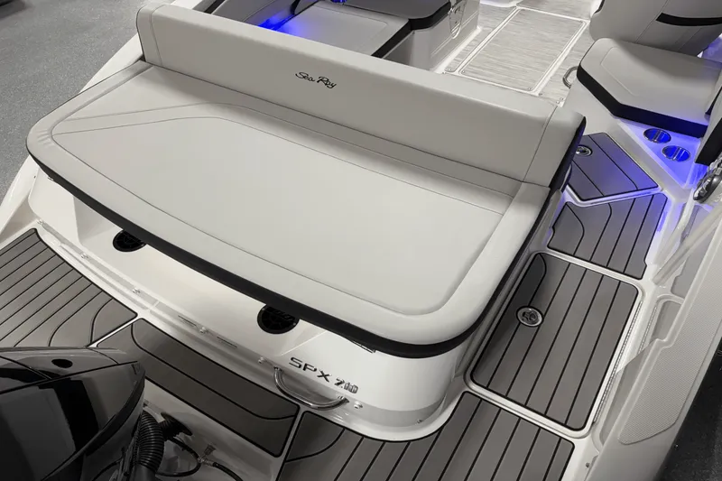 Slide: The Image of Sea Ray SPX 210 Outboard 2025 - 24