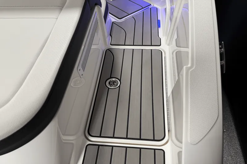 Slide: The Image of Sea Ray SPX 210 Outboard 2025 - 25