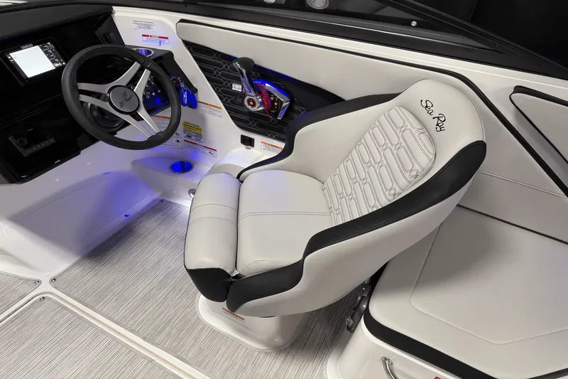 Slide: The Image of Sea Ray SPX 210 Outboard 2025 - 60