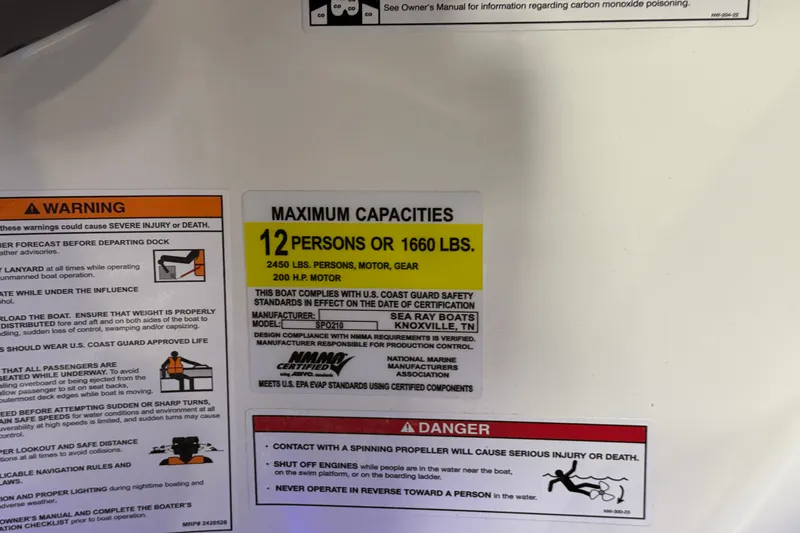 Slide: The Image of Sea Ray SPX 210 Outboard 2025 - 74