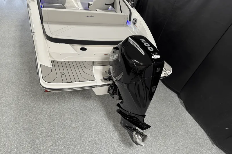 Slide: The Image of Sea Ray SPX 210 Outboard 2025 - 8
