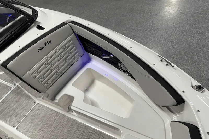 Slide: The Image of Sea Ray SPX 210 Outboard 2025 - 80