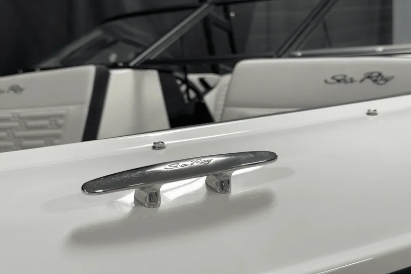 Slide: The Image of Sea Ray SPX 210 Outboard 2025 - 87