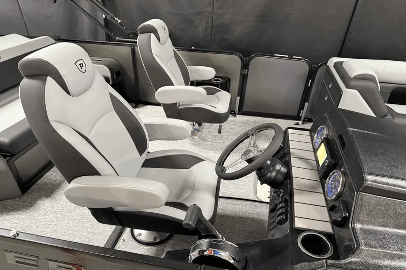 Slide: The Image of Premier 230 Sunsation 2025 - 10