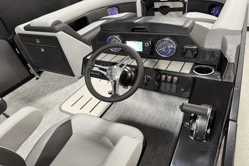 Slide: The Image of Premier 230 Sunsation 2025 - 11