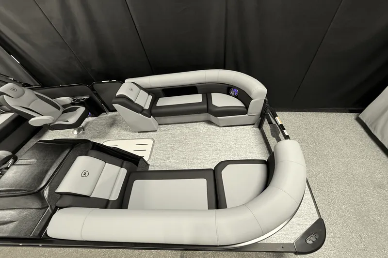 Slide: The Image of Premier 230 Sunsation 2025 - 12