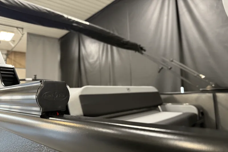 Slide: The Image of Premier 230 Sunsation 2025 - 15