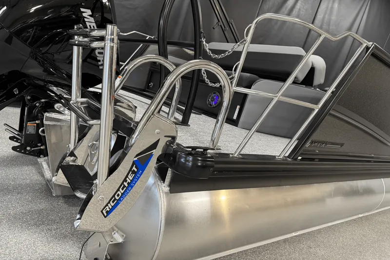 Slide: The Image of Premier 230 Sunsation 2025 - 18