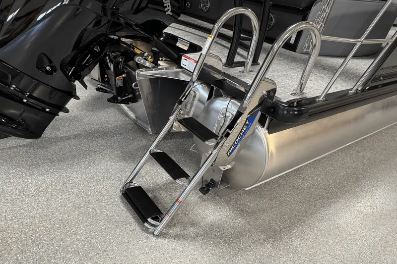 Slide: The Image of Premier 230 Sunsation 2025 - 19