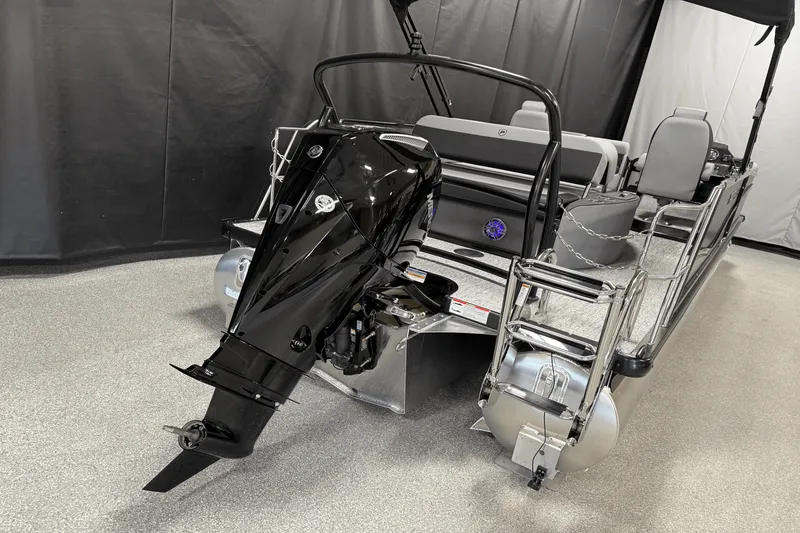 Slide: The Image of Premier 230 Sunsation 2025 - 21